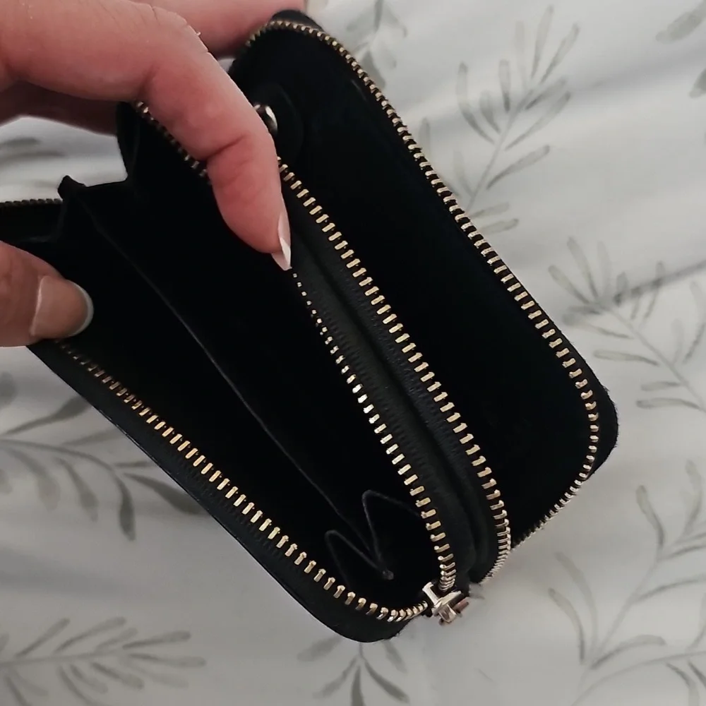 Gucci Wallet - Picture 3 of 4